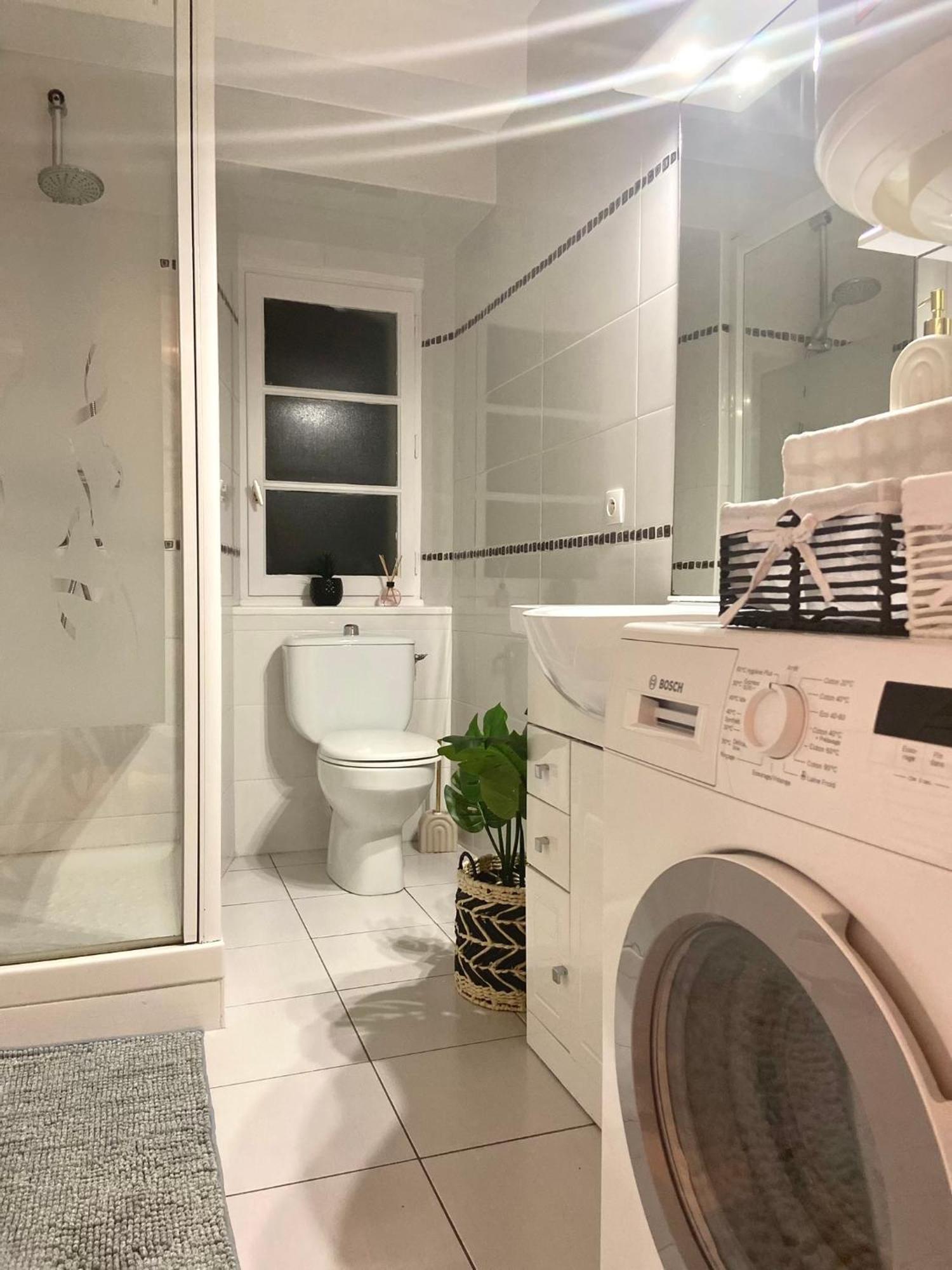 Elegance Et Romantisme Au Coeur De La Situee Sur La Place De Lices - Le Port Apartment Vannes