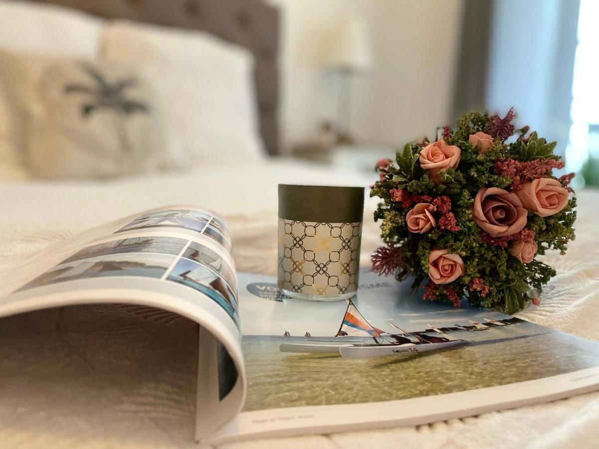 Appartement Elegance Et Romantisme Au Coeur De La Situee Sur La Place De Lices - Le Port